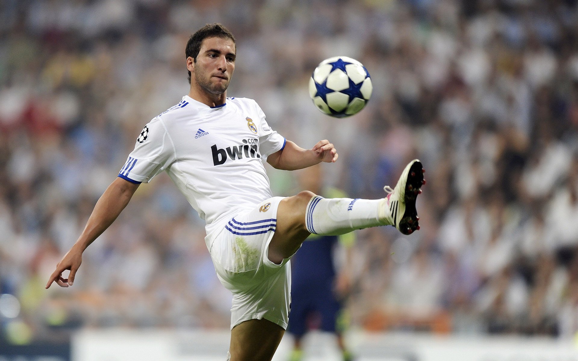 西亚卡姆新星反败为胜表现突出，利物浦前途光明！上演精彩一战